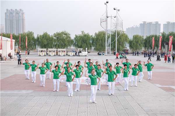 锦州市第一届健排舞大赛三等奖 市府广场格调广场舞队